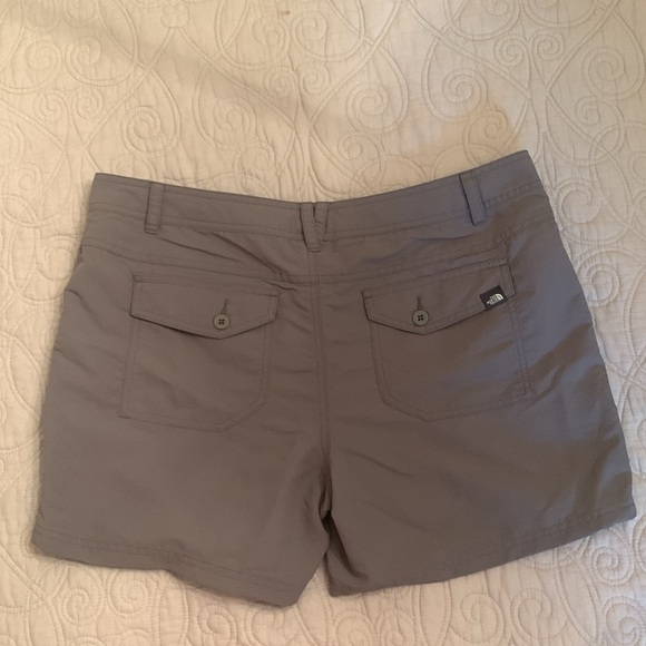 Womens North Face Shorts SZ 12 Gray Hiking - Picture 3 of 3
